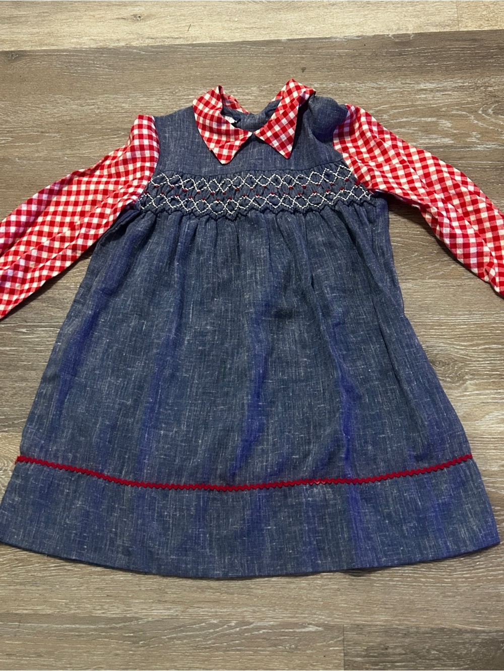 Polly Flinders Hand Smocked Dress Size 6 • Vintage Denim Gingham • Cottagecore